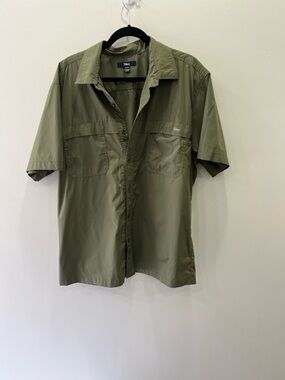 Tilley Quick Dry UPF 50+ Shirt Men’s XL Olive Green Short Sleeve Travel Hiking
